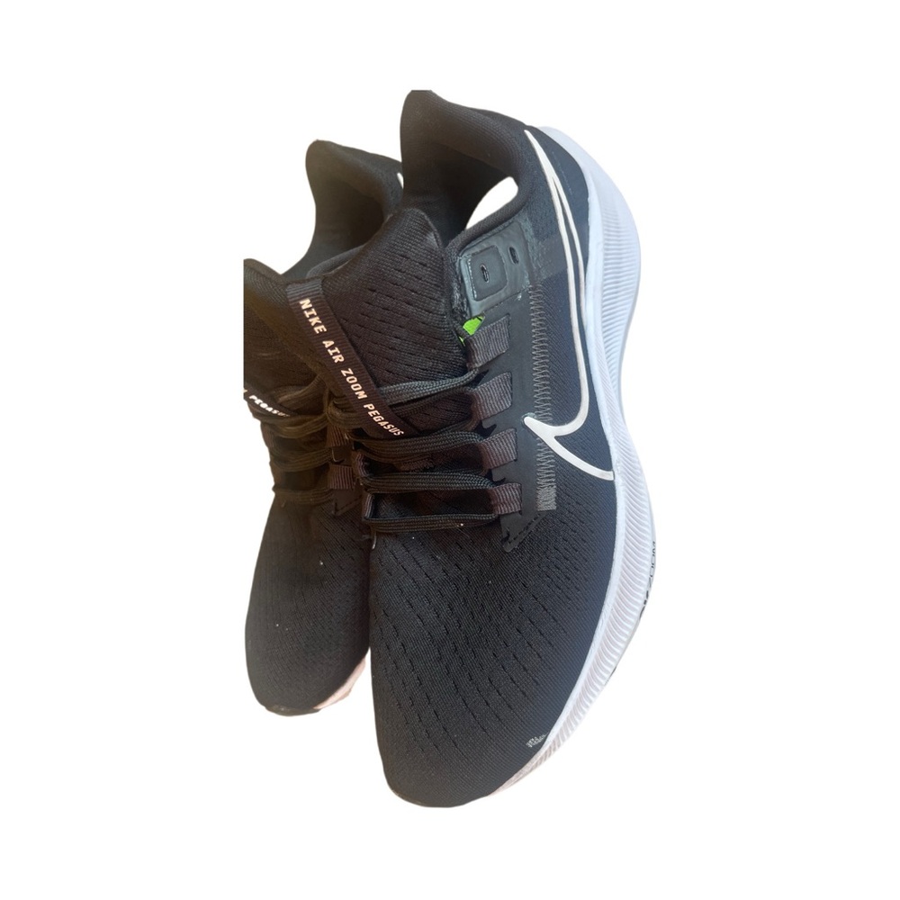Nike Black and White Women's Shoes